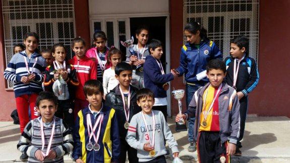 Karaköy Ortaokulu Atletizmde İl birincisi oldu.